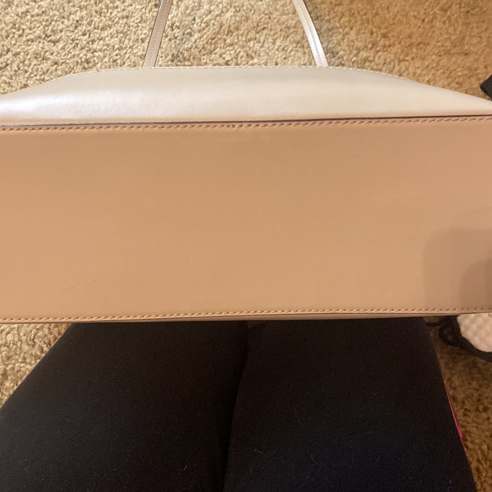 Kate Spade Gray and White Bag - Picture 3 of 14